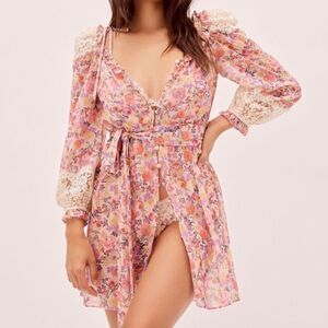 NWT REVOLVE For Love & Lemons Gardenia Floral Long Sleeve Sheer Robe Sz M
